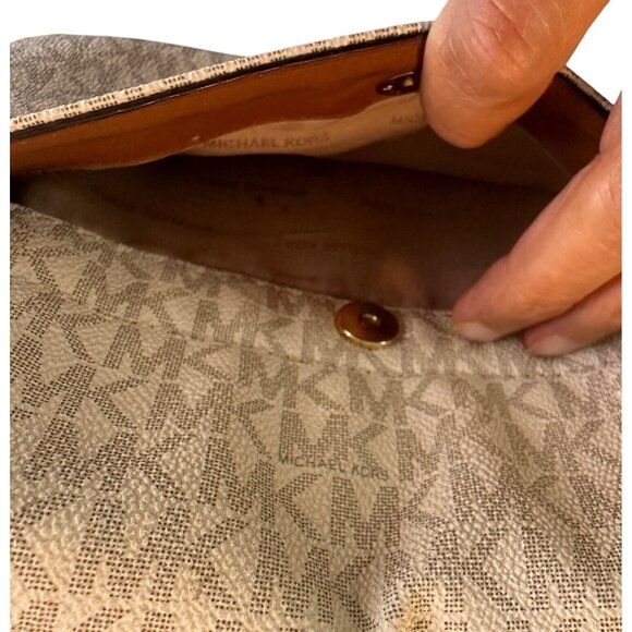 Michael Kors crossbody Beige and Brown Classic MICHAEL Michael Kors Bag - Picture 9 of 12